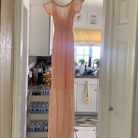 Maternity Gown - Picture 5 of 6